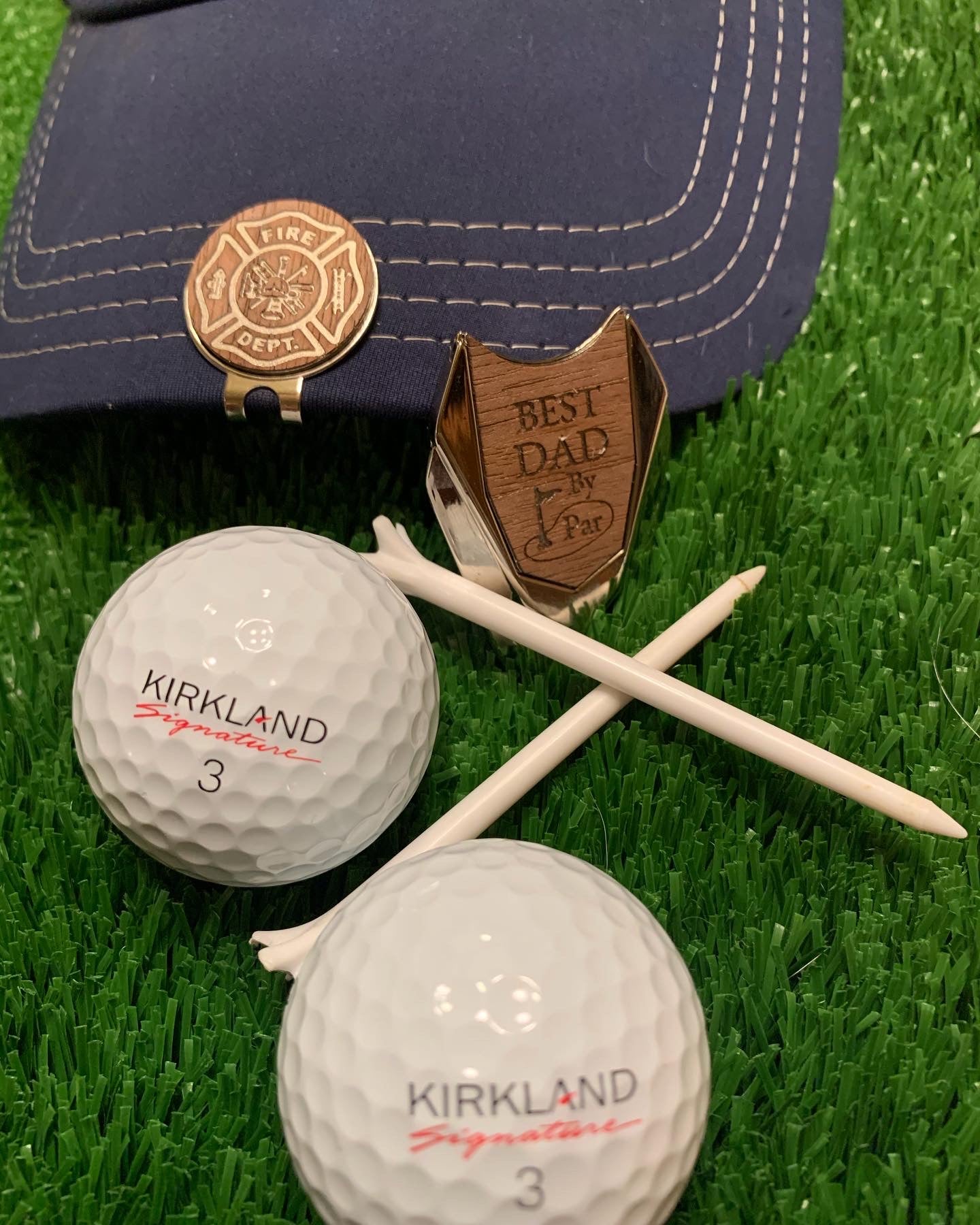 Golf divot tool and ball marker set