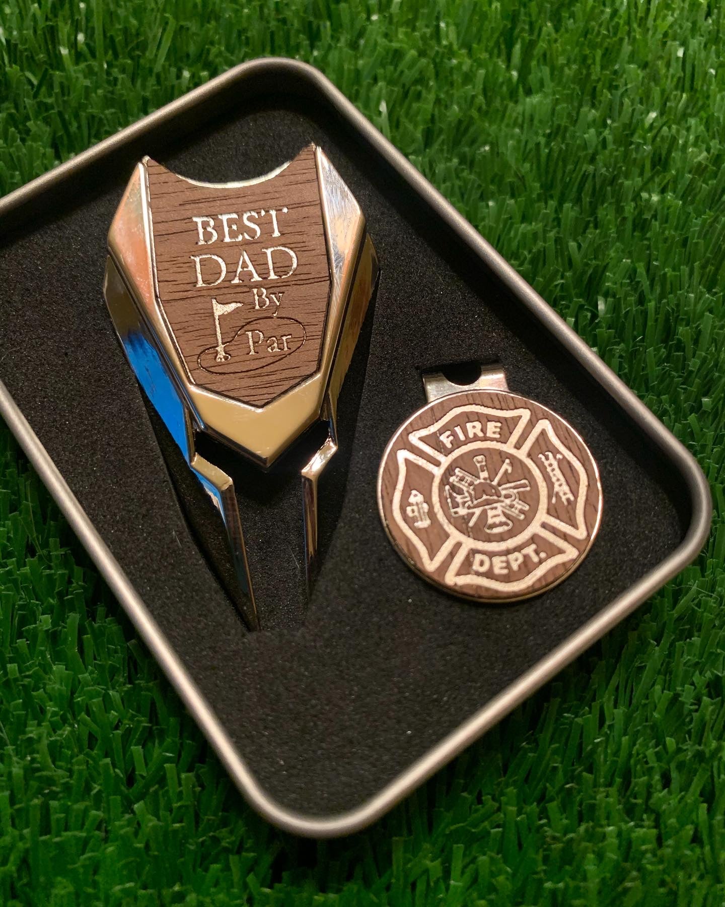 Golf divot tool and ball marker set